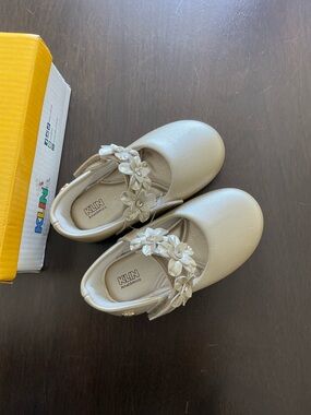 Toddler Gold Flower Mary Jane Dress Shoes